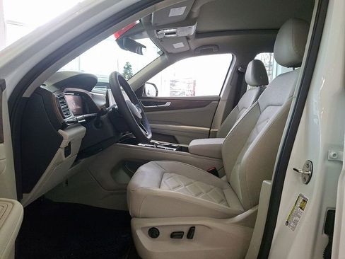 New 2026 Volkswagen Atlas SE image 9