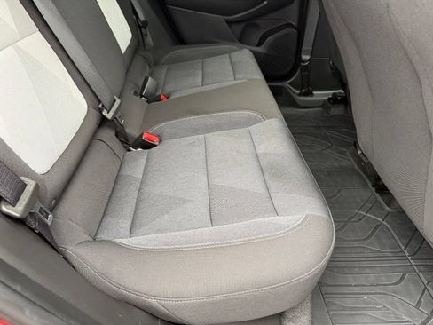 Used 2025 Chevrolet Trax RS w/ Sunroof Package FWD image 9