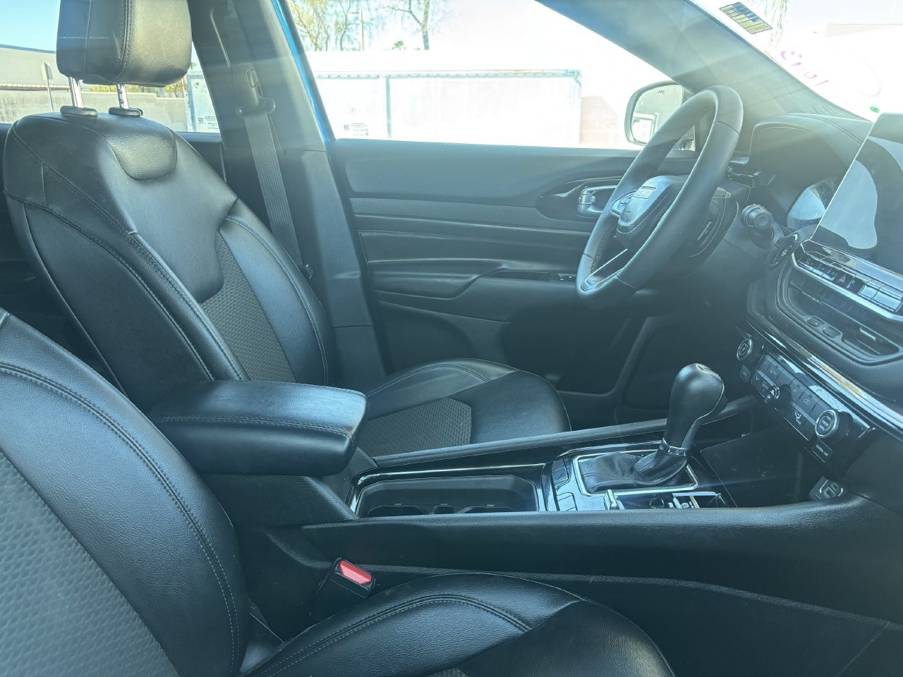 Used 2026 Jeep Compass Latitude AWD/4WD image 7