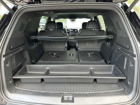 New 2026 Chevrolet Traverse Z71 w/ Enhanced Driving Package AWD/4WD image 26