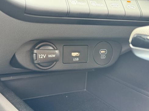 Used 2024 Hyundai Elantra SEL FWD image 25