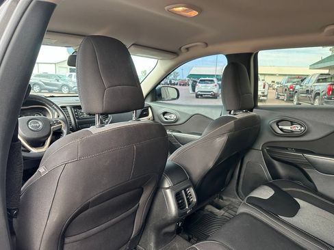 Used 2014 Jeep Cherokee Latitude FWD image 22