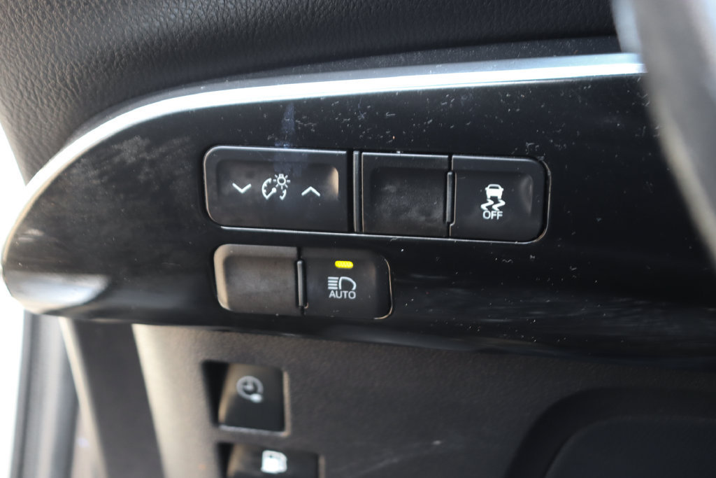 Used 2018 Toyota Prius Prime Premium w/ Carpet Mat Package FWD image 18