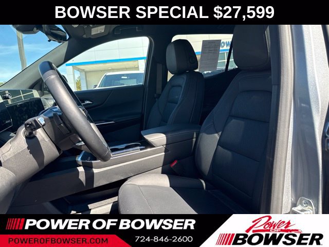 Used 2025 Chevrolet Equinox LT w/ Convenience Package II AWD/4WD image 2