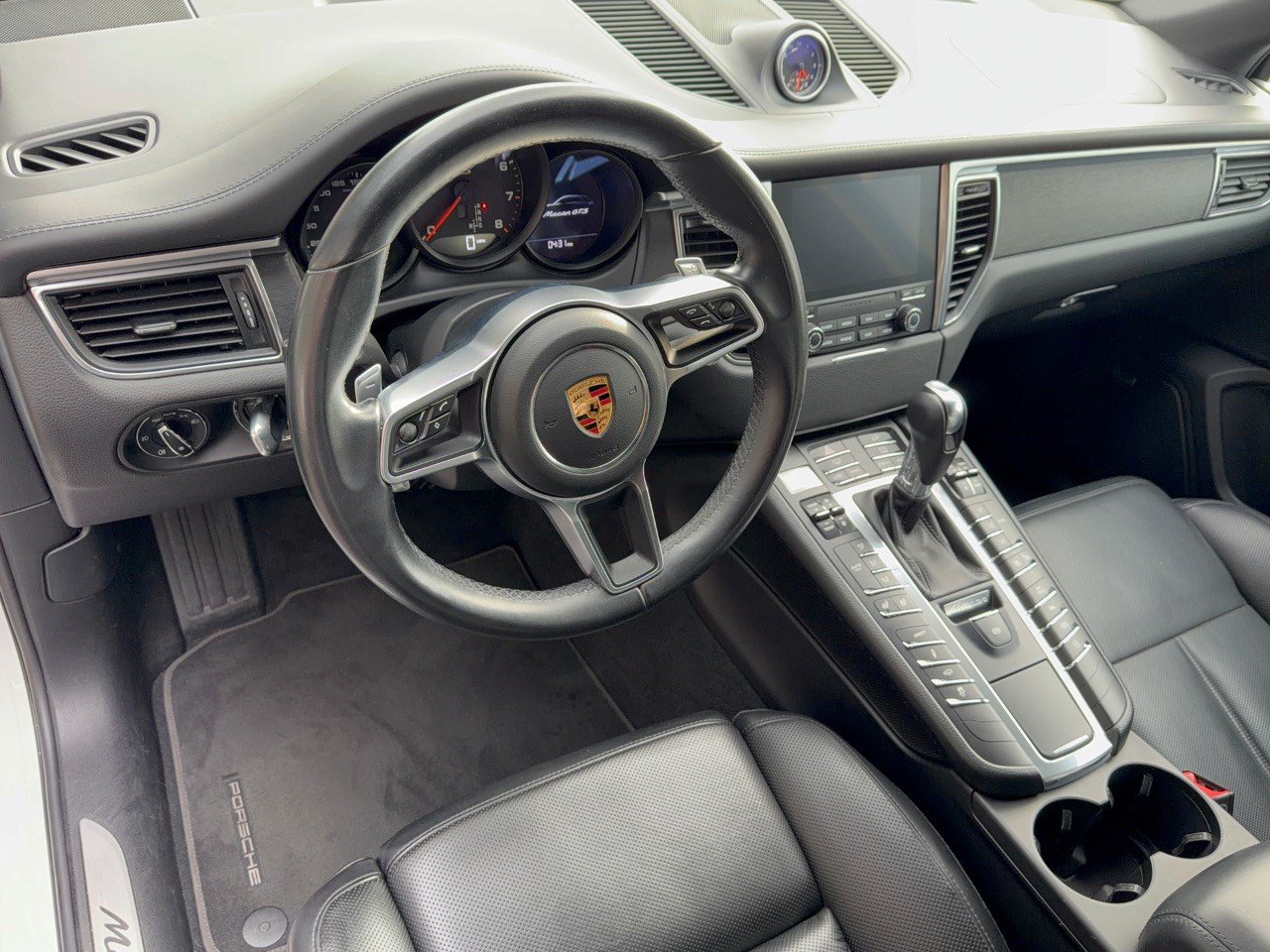 Used 2018 Porsche Macan GTS AWD/4WD image 4