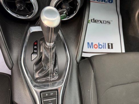 Certified 2022 Chevrolet Camaro LT image 17