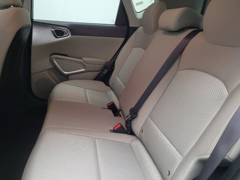 Used 2025 Kia Soul LX image 18