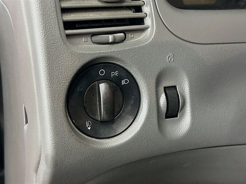 Used 2011 Ford Ranger XLT image 17