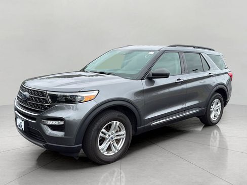 Used 2023 Ford Explorer XLT w/ Equipment Group 202A AWD/4WD image 6
