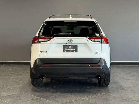 Used 2021 Toyota RAV4 LE w/ Carpet Mat Package (TMS) AWD/4WD image 6
