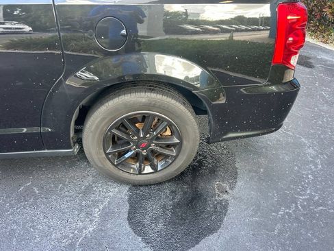Used 2020 Dodge Grand Caravan SXT FWD image 5