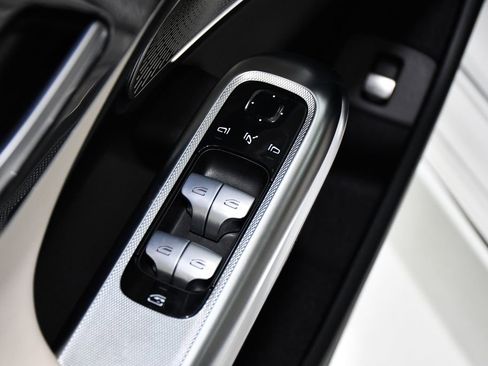 Used 2024 Mercedes-Benz E 350 4MATIC Sedan image 18