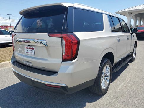 Used 2023 GMC Yukon XL SLT AWD/4WD image 6