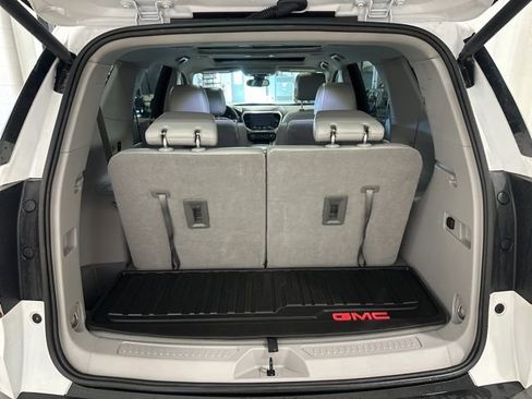Used 2023 GMC Acadia SLT w/ Preferred Package FWD image 35