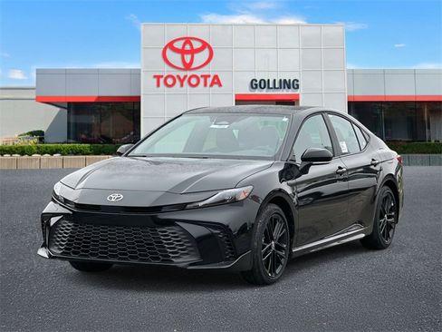 New 2026 Toyota Camry SE image 6