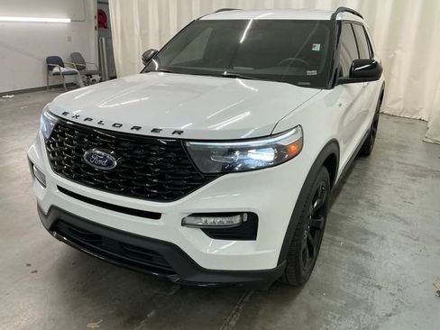 Used 2024 Ford Explorer ST-Line w/ Class IV Trailer Tow Package image 7