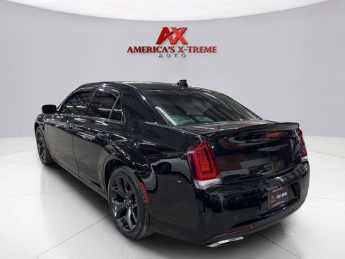 Used 2022 Chrysler 300 Touring w/ Sport Appearance Package RWD image 6