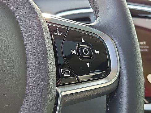 Certified 2024 Volvo XC90 B5 Core w/ Protection Package Premier image 22