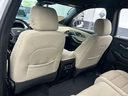 Used 2022 Chevrolet Traverse LS image 35