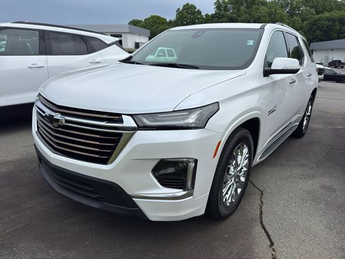 Used 2023 Chevrolet Traverse High Country w/ LPO, 'HIT The Road' Package AWD/4WD image 1