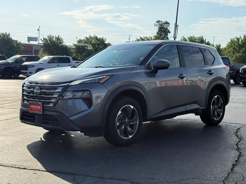 Used 2024 Nissan Rogue SV FWD image 8
