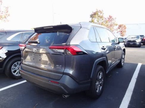 Used 2022 Toyota RAV4 XLE image 4