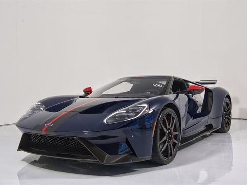 Used 2020 Ford GT Carbon Series RWD image 4