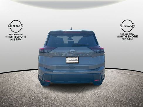 Used 2025 Nissan Rogue SV image 6