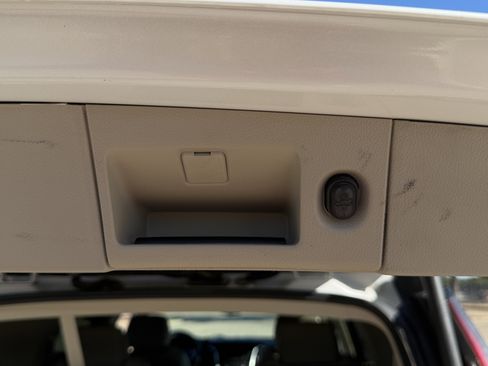 Used 2020 Cadillac Escalade Premium Luxury image 40