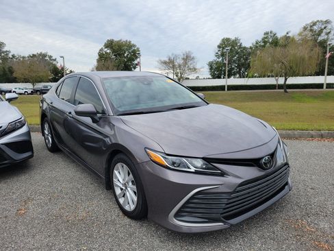 Used 2023 Toyota Camry LE image 6