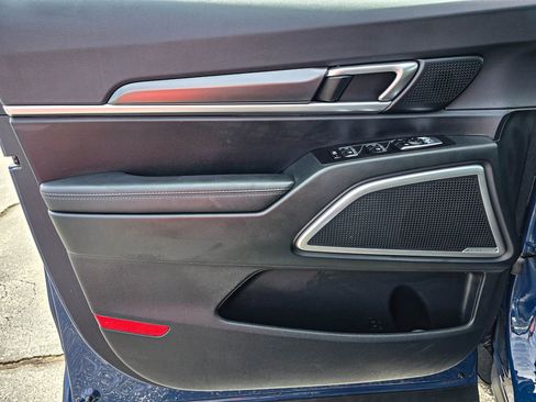 Used 2025 Kia Telluride S image 11