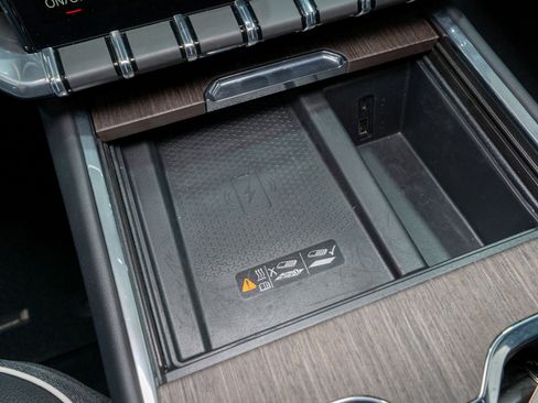 Used 2024 GMC Acadia Denali w/ Super Cruise Package image 24