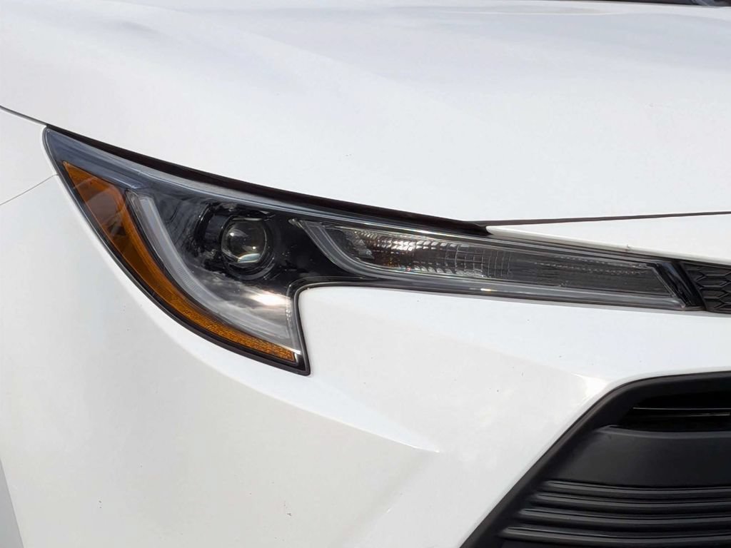 Used 2024 Toyota Corolla LE w/ LE Convenience Package FWD image 10