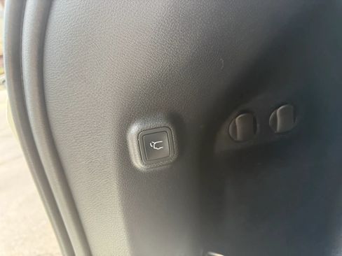 Used 2019 Jeep Cherokee High Altitude AWD/4WD image 39