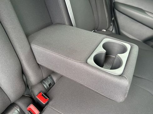 Used 2025 Nissan Rogue S image 42