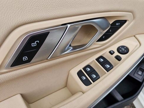 Used 2021 BMW 330i xDrive Sedan w/ Convenience Package image 10