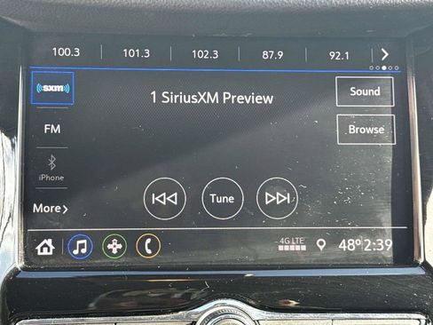 Used 2021 Chevrolet Trax LT w/ LT Convenience Package image 25