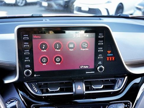 Used 2022 Toyota C-HR XLE image 25