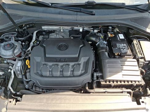 Used 2019 Volkswagen Tiguan SE w/ Panoramic Sunroof Package AWD/4WD image 28