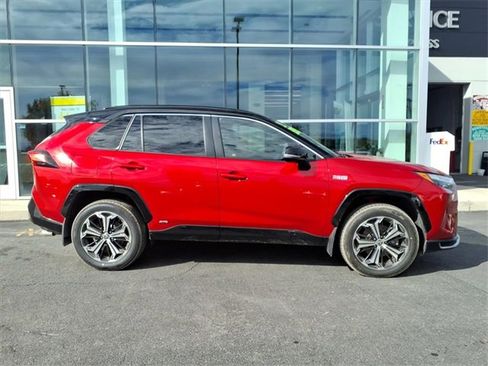 Used 2022 Toyota RAV4 XSE w/ Weather Package image 2