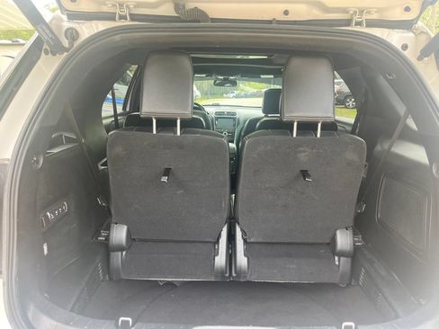 Used 2018 Ford Explorer Limited w/ Equipment Group 301A AWD/4WD image 33