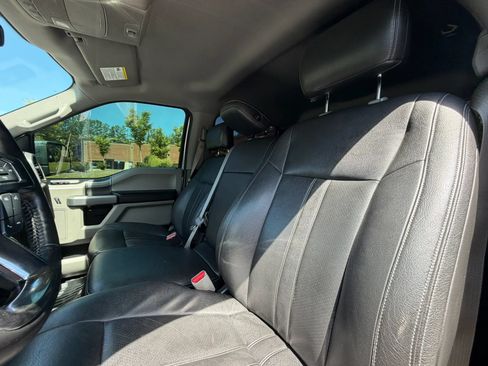 Used 2017 Ford F150 XLT w/ Equipment Group 302A Luxury AWD/4WD image 10