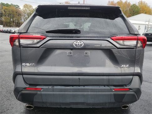 Used 2022 Toyota RAV4 XLE image 4