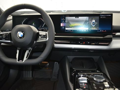 New 2026 BMW 530i 530i w/ M Sport Package image 28