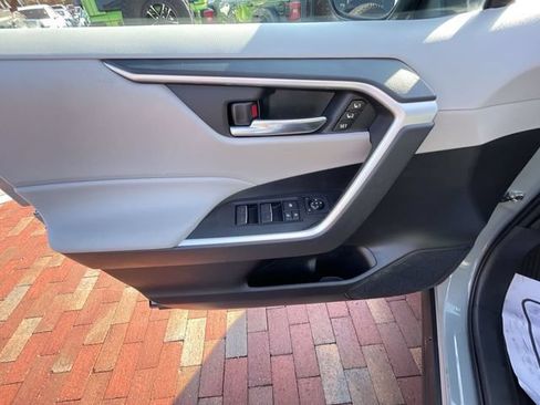 Used 2022 Toyota RAV4 XLE Premium FWD image 10