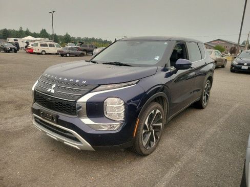 Used 2022 Mitsubishi Outlander SE AWD/4WD image 3