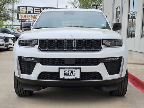 New 2026 Jeep Grand Cherokee Limited RWD image 6