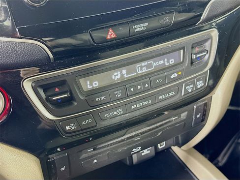 Used 2022 Honda Pilot Touring image 28