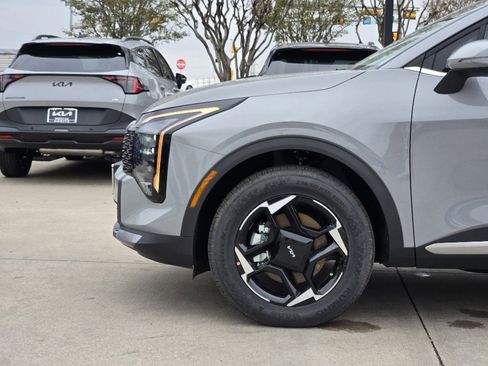 New 2026 Kia Sportage EX w/ EX Panorama Roof Package image 5