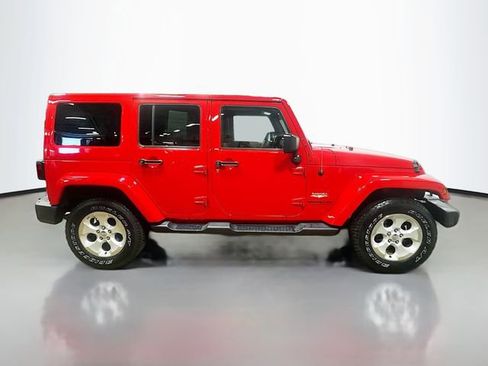 Used 2015 Jeep Wrangler Unlimited Sahara AWD/4WD image 6